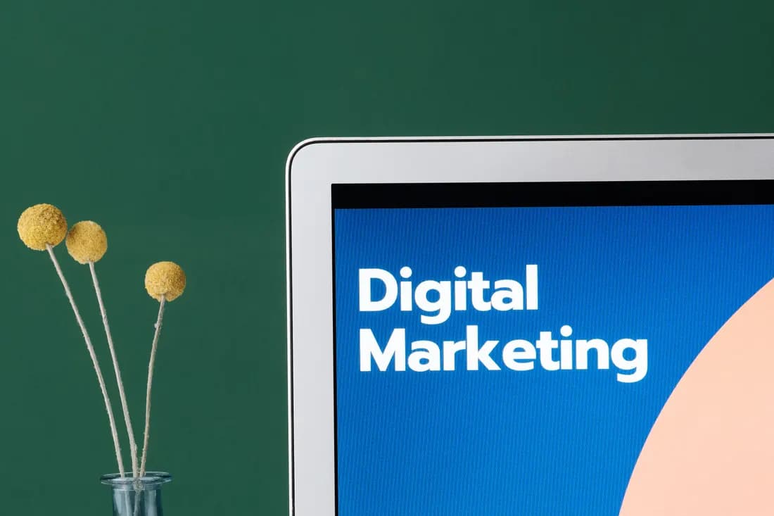 Computer screen with the words Digital Marketing